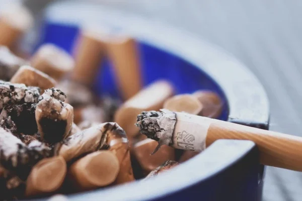 Dr Emad Sanaei - Addiction and Smoking Cessation